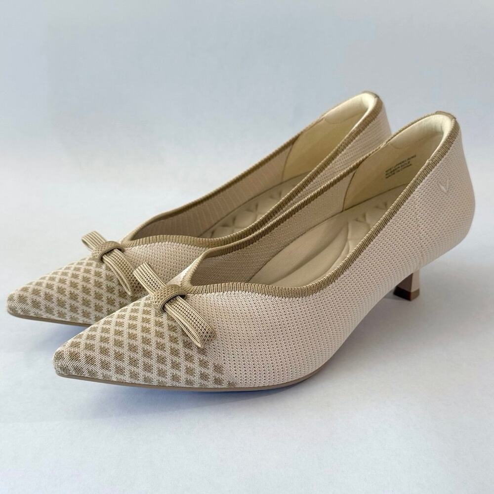 Viviava Kitten Heels Size 40 US 9 Natasha Pointed Toe Bow Ivory Beige Knit